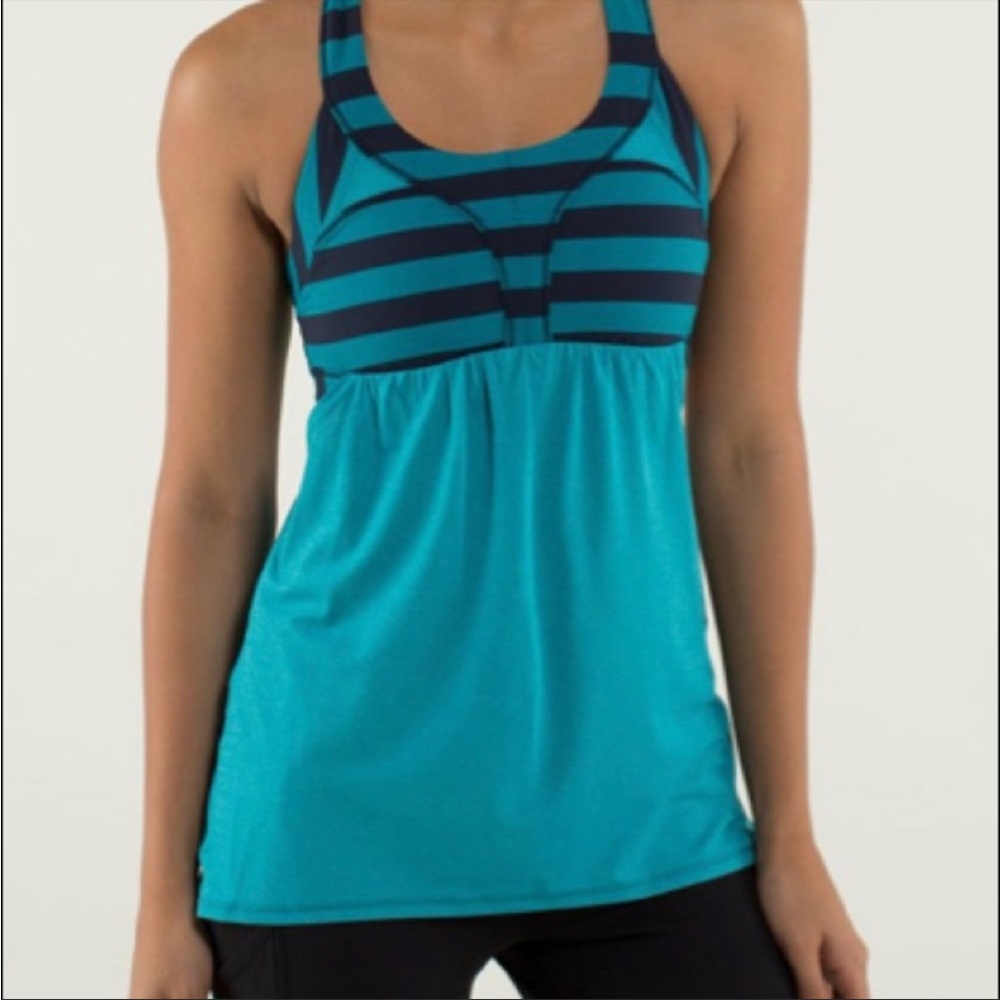 LULULEMON Size 6 - 2 In Run Tank